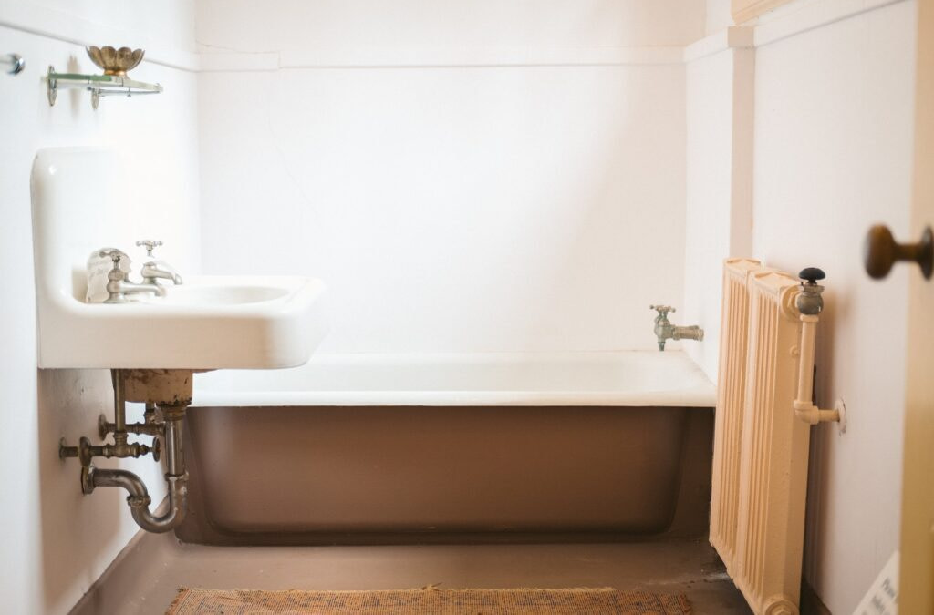 How to Remove a Tub Surround and Replace with Tiles (And Save $600)